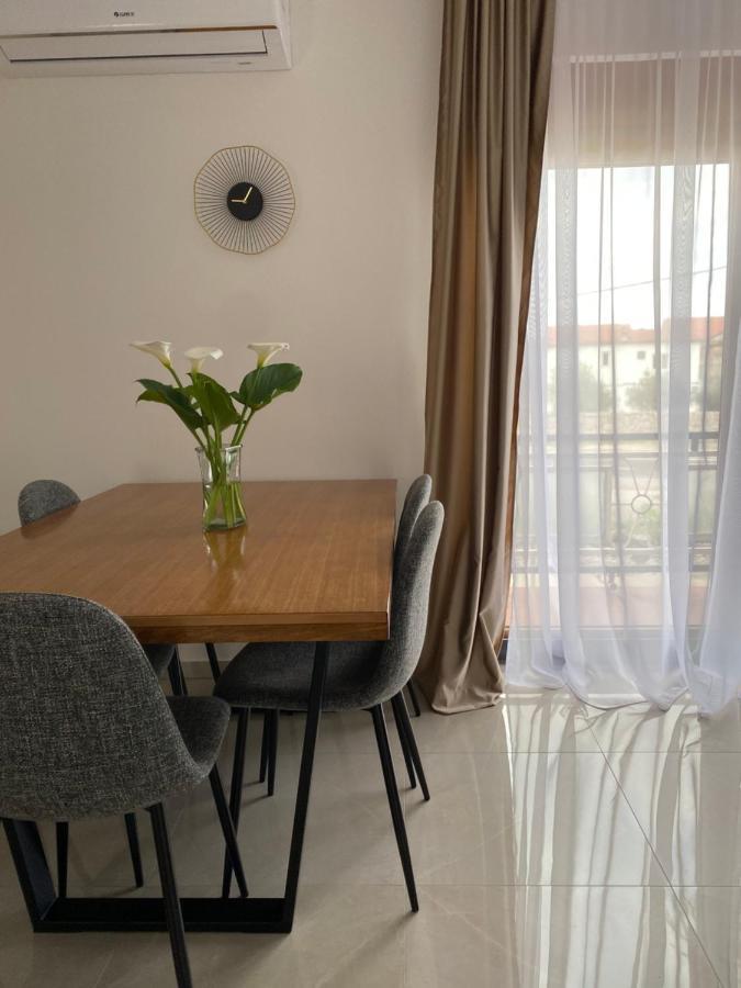 4 Palme * Starigrad Paklenica