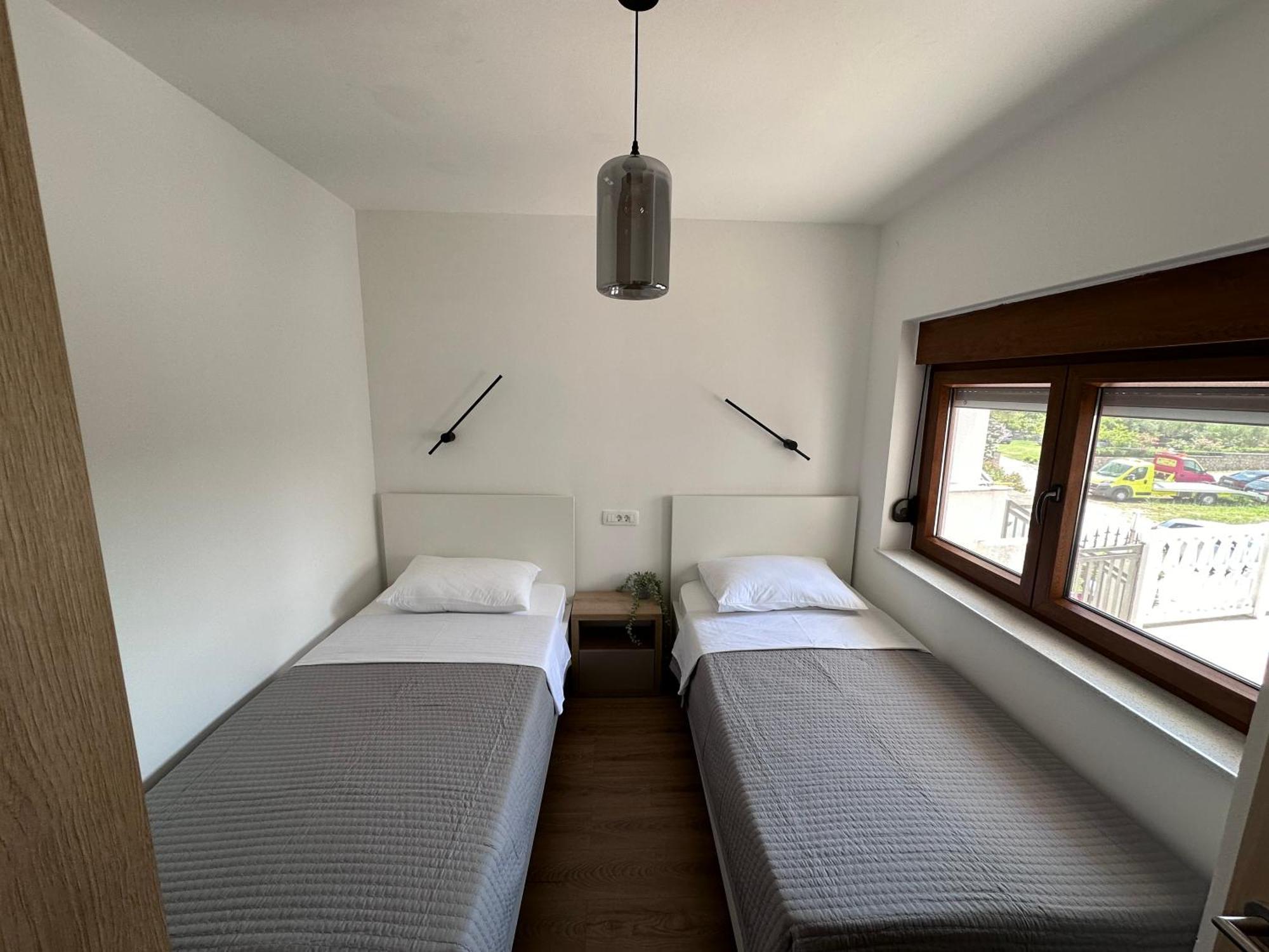 4 Palme Starigrad Paklenica