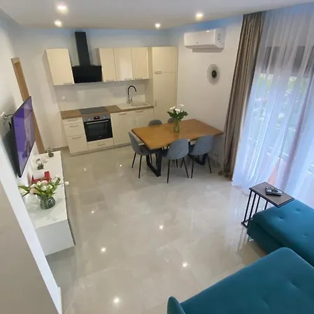 Apartmani 4 Palme Starigrad Paklenica Exterior foto