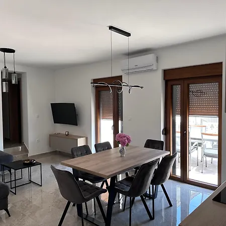 Apartmani 4 Palme Starigrad Paklenica Exterior foto