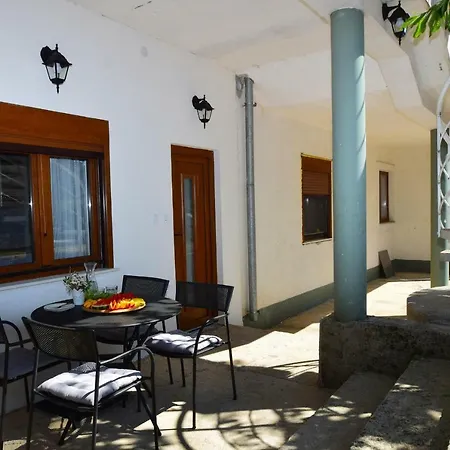 Apartmani 4 Palme Starigrad Paklenica Exterior foto